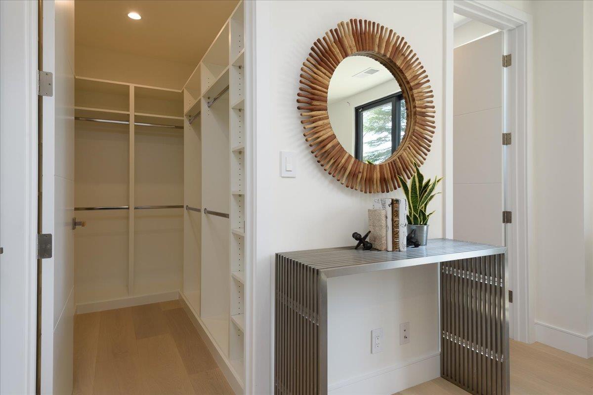 Detail Gallery Image 23 of 47 For 1025 Continental Dr, Menlo Park,  CA 94025 - 6 Beds | 6/1 Baths