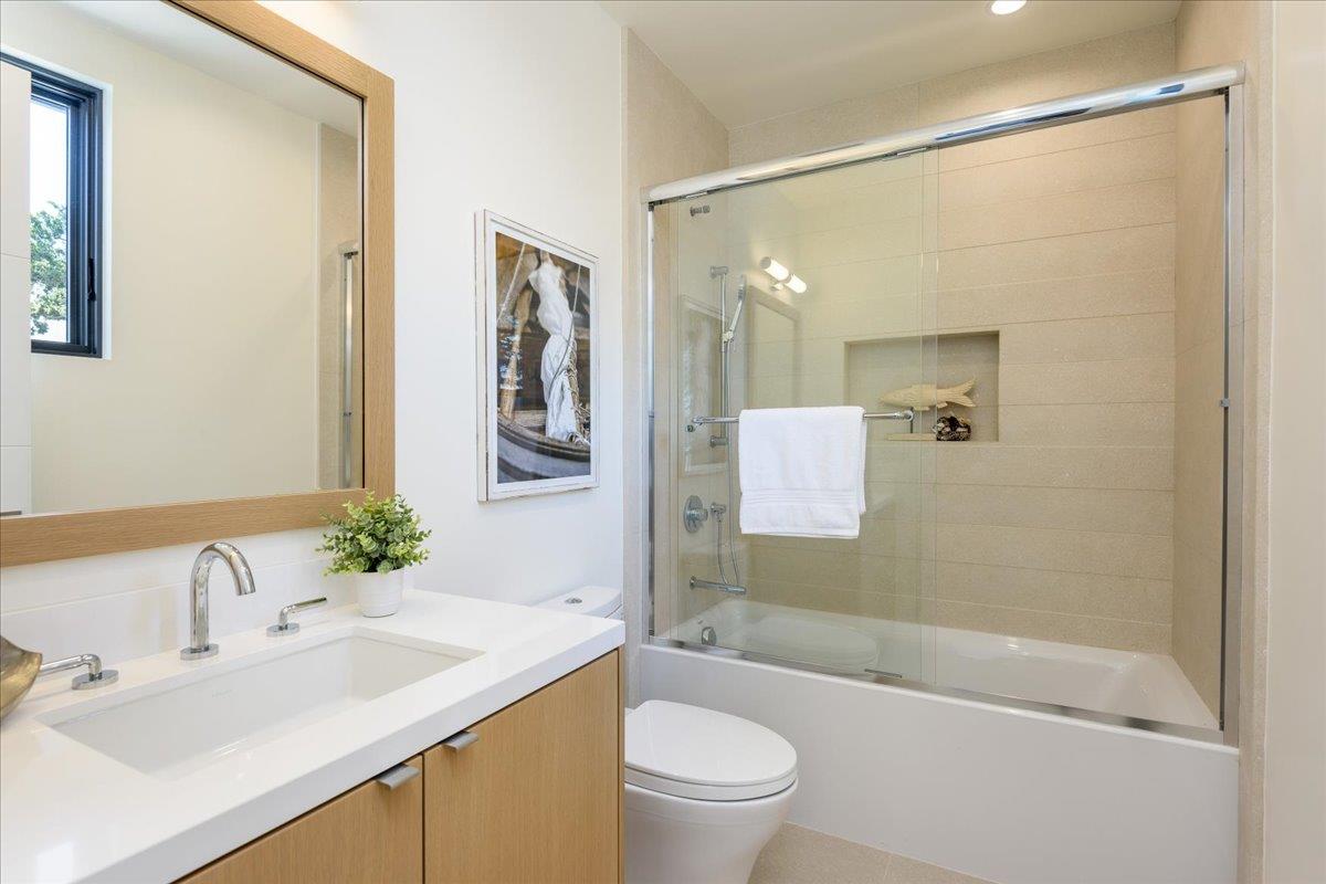 Detail Gallery Image 24 of 47 For 1025 Continental Dr, Menlo Park,  CA 94025 - 6 Beds | 6/1 Baths