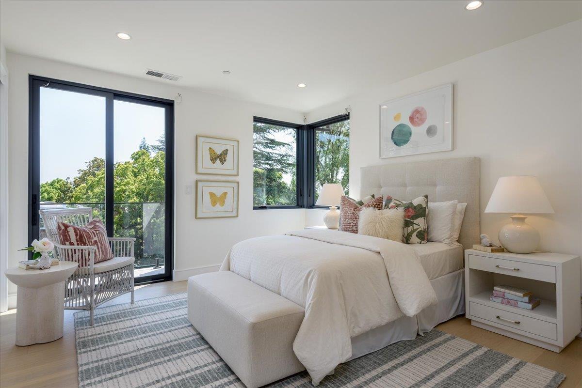Detail Gallery Image 25 of 47 For 1025 Continental Dr, Menlo Park,  CA 94025 - 6 Beds | 6/1 Baths