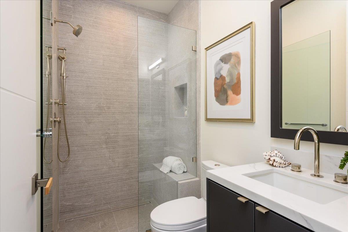 Detail Gallery Image 33 of 47 For 1025 Continental Dr, Menlo Park,  CA 94025 - 6 Beds | 6/1 Baths