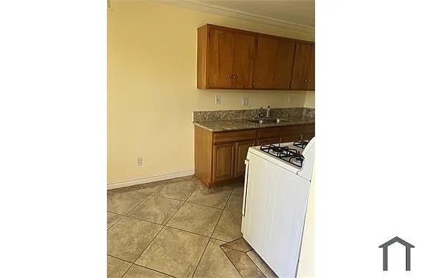 Detail Gallery Image 3 of 8 For 1256 Placentia Ave, Anaheim,  CA 92806 - 1 Beds | 1/1 Baths