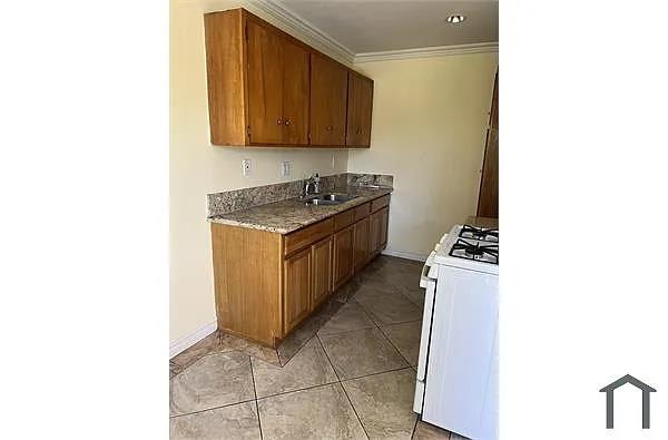 Detail Gallery Image 4 of 8 For 1256 Placentia Ave, Anaheim,  CA 92806 - 1 Beds | 1/1 Baths