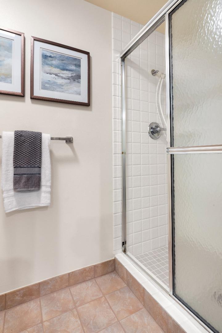 Detail Gallery Image 12 of 18 For 1100 Sharon Park Dr #29,  Menlo Park,  CA 94025 - 2 Beds | 2 Baths