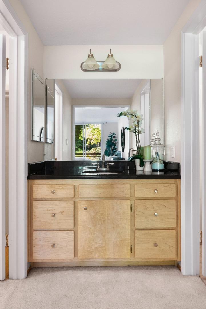 Detail Gallery Image 15 of 18 For 1100 Sharon Park Dr #29,  Menlo Park,  CA 94025 - 2 Beds | 2 Baths