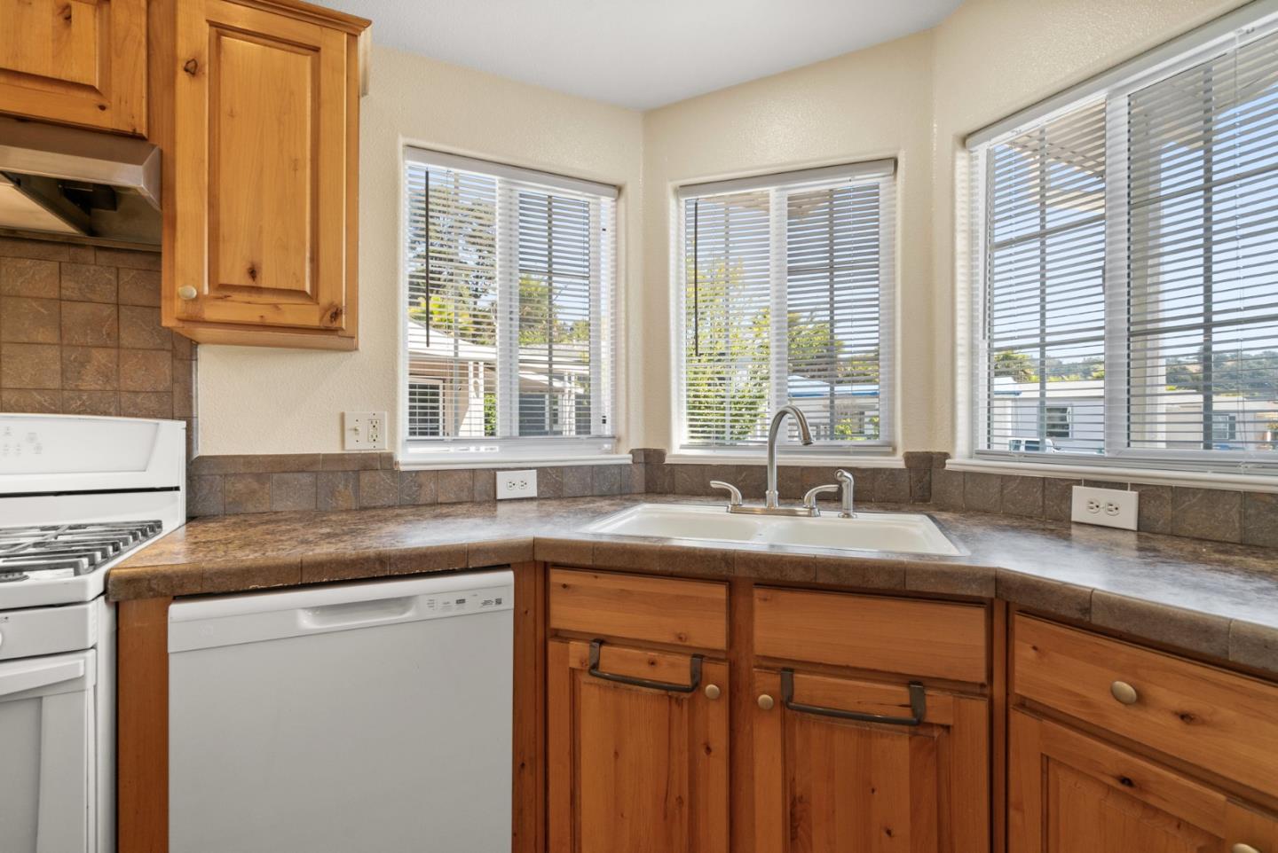 Detail Gallery Image 10 of 23 For 999 Old San Jose #22,  Soquel,  CA 95073 - 3 Beds | 2 Baths