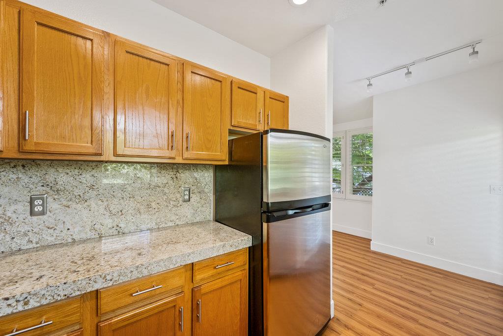 Detail Gallery Image 11 of 33 For 136 Neary St, Santa Cruz,  CA 95060 - 3 Beds | 2/1 Baths