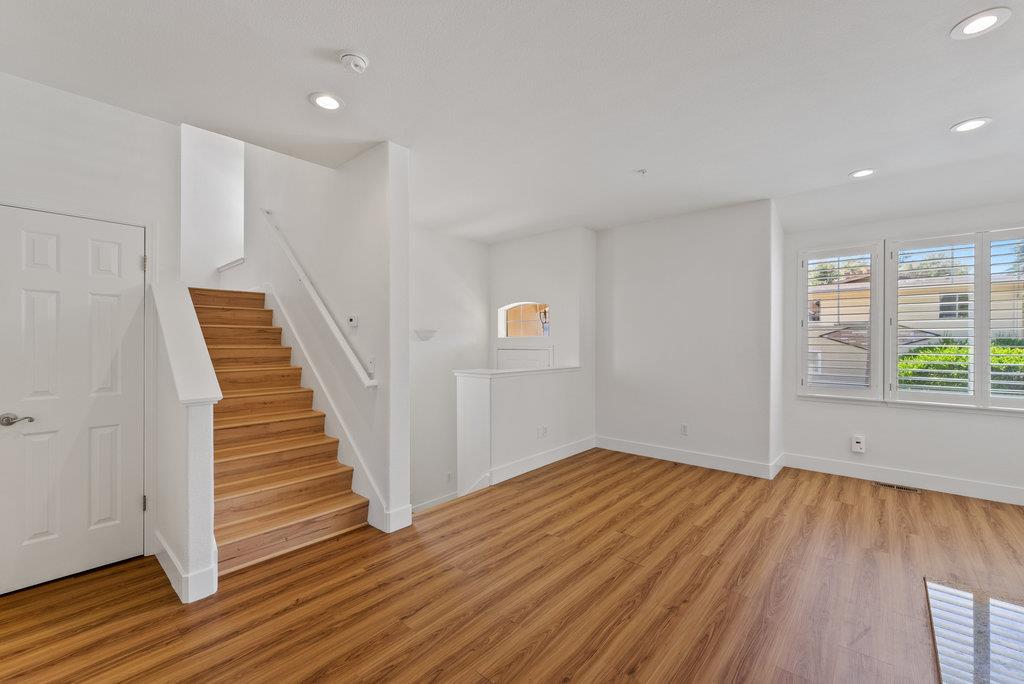 Detail Gallery Image 12 of 33 For 136 Neary St, Santa Cruz,  CA 95060 - 3 Beds | 2/1 Baths