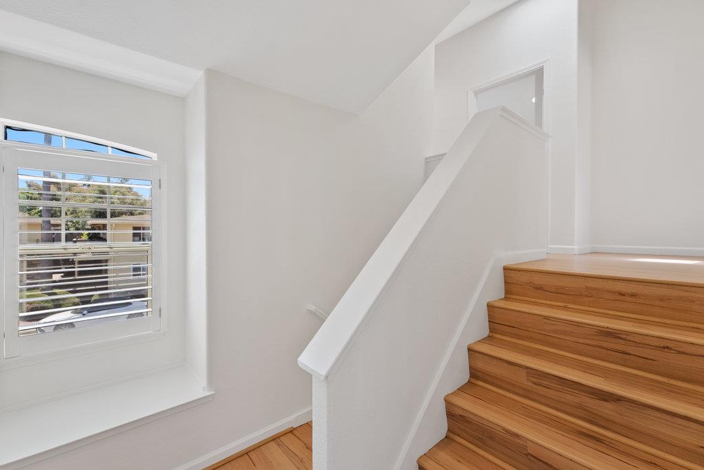 Detail Gallery Image 16 of 33 For 136 Neary St, Santa Cruz,  CA 95060 - 3 Beds | 2/1 Baths