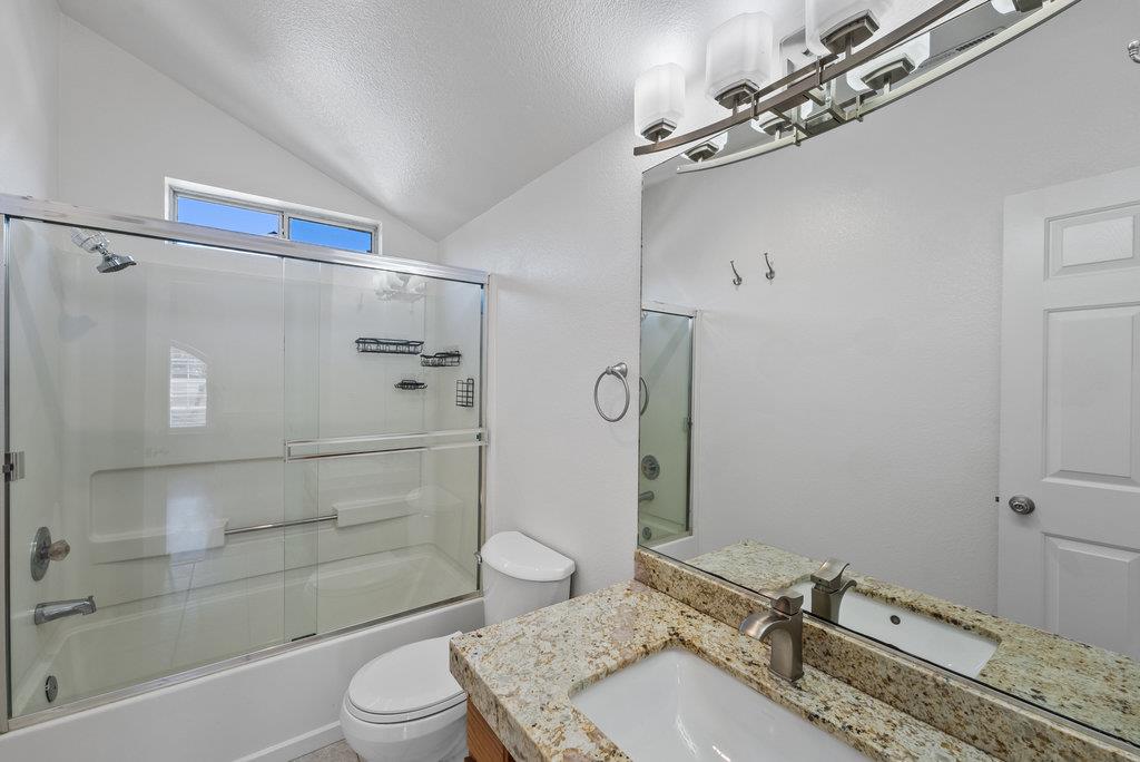 Detail Gallery Image 23 of 33 For 136 Neary St, Santa Cruz,  CA 95060 - 3 Beds | 2/1 Baths