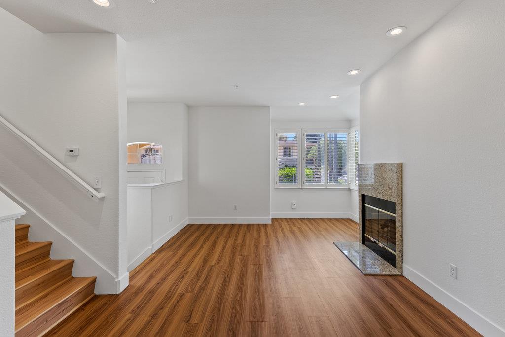 Detail Gallery Image 6 of 33 For 136 Neary St, Santa Cruz,  CA 95060 - 3 Beds | 2/1 Baths