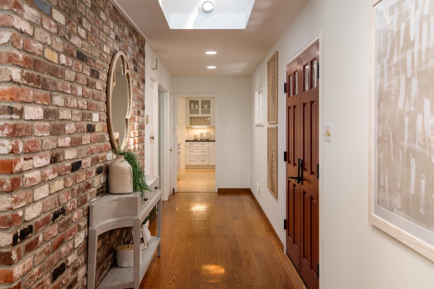 Detail Gallery Image 10 of 34 For 700 Laurelwood Dr, San Mateo,  CA 94403 - 3 Beds | 2/1 Baths