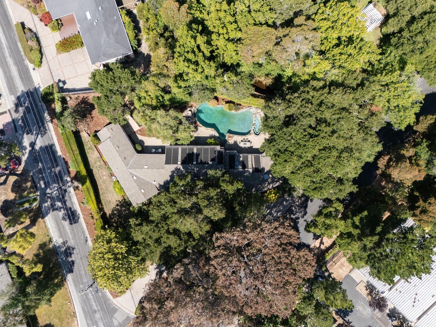 Detail Gallery Image 2 of 34 For 700 Laurelwood Dr, San Mateo,  CA 94403 - 3 Beds | 2/1 Baths