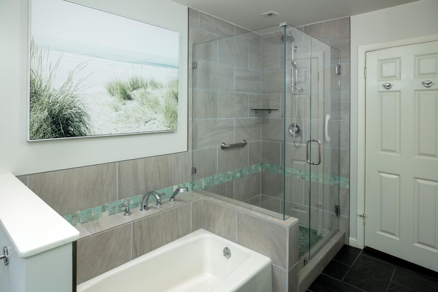 Detail Gallery Image 24 of 34 For 700 Laurelwood Dr, San Mateo,  CA 94403 - 3 Beds | 2/1 Baths