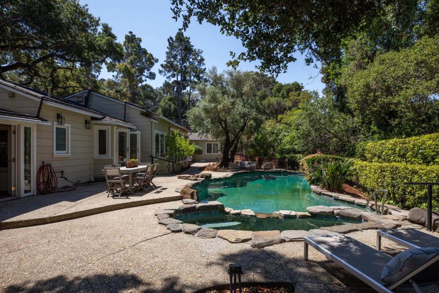 Detail Gallery Image 26 of 34 For 700 Laurelwood Dr, San Mateo,  CA 94403 - 3 Beds | 2/1 Baths
