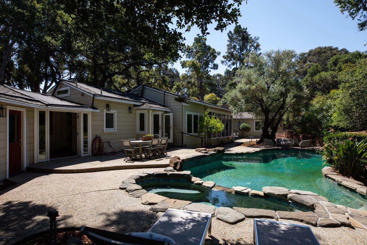 Detail Gallery Image 27 of 34 For 700 Laurelwood Dr, San Mateo,  CA 94403 - 3 Beds | 2/1 Baths