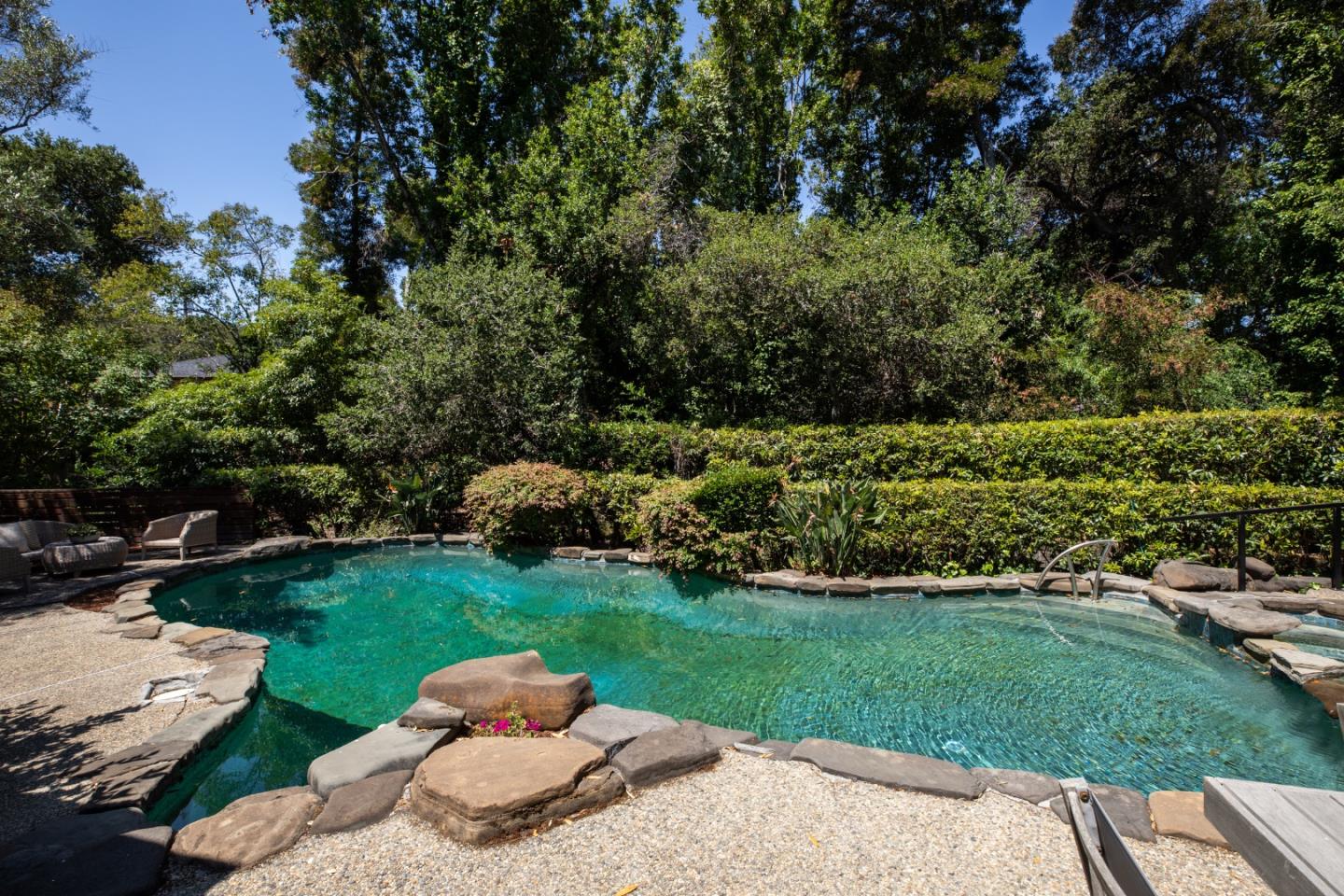 Detail Gallery Image 28 of 34 For 700 Laurelwood Dr, San Mateo,  CA 94403 - 3 Beds | 2/1 Baths