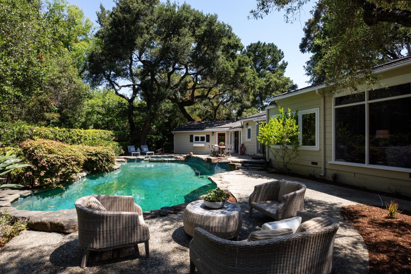 Detail Gallery Image 29 of 34 For 700 Laurelwood Dr, San Mateo,  CA 94403 - 3 Beds | 2/1 Baths