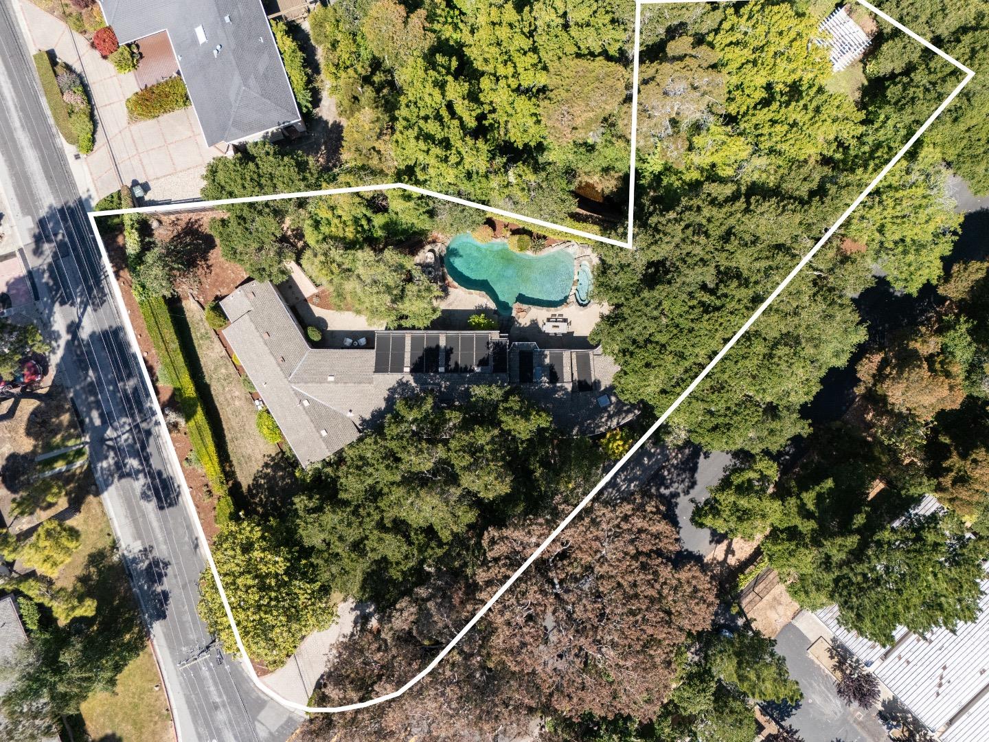 Detail Gallery Image 3 of 34 For 700 Laurelwood Dr, San Mateo,  CA 94403 - 3 Beds | 2/1 Baths