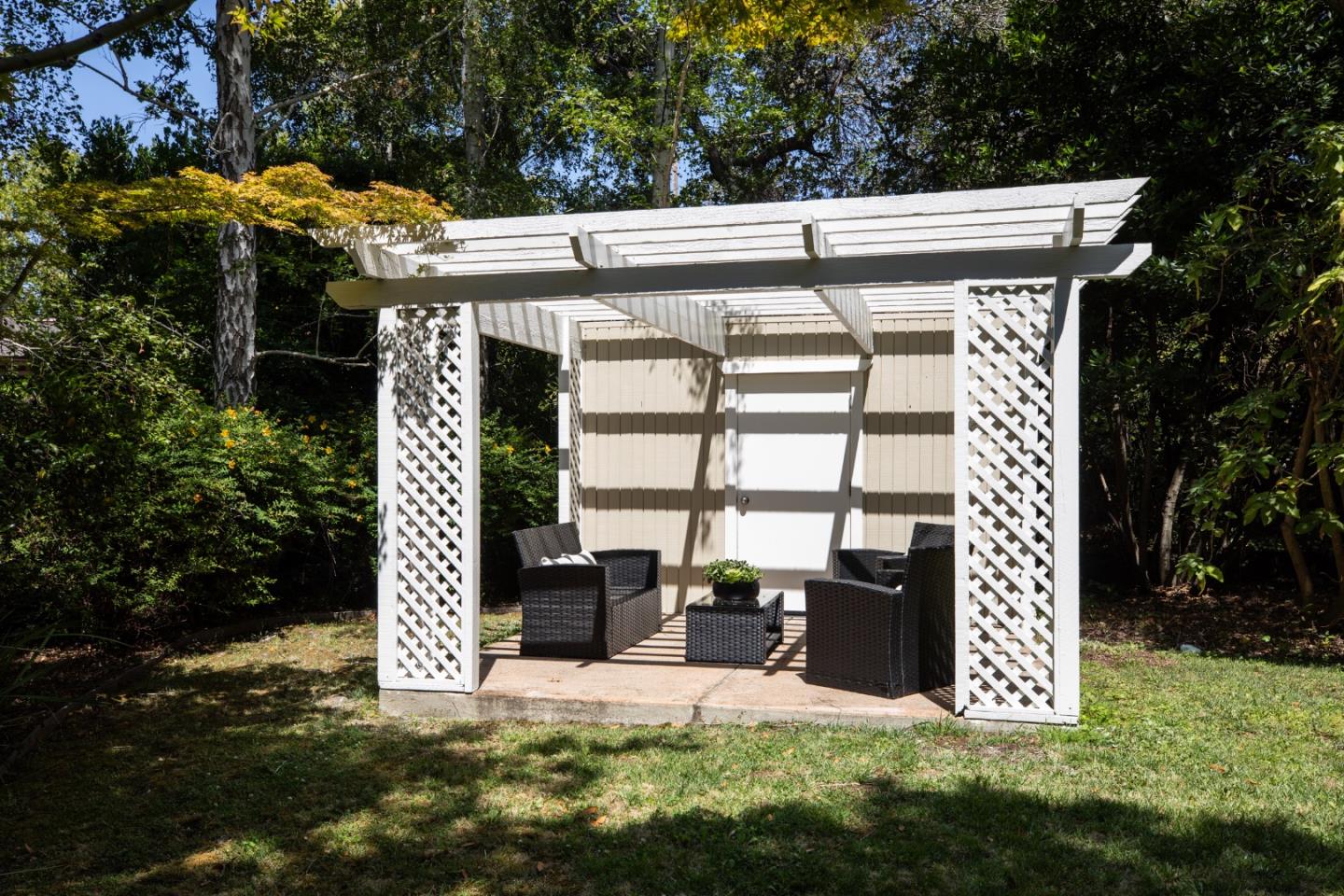 Detail Gallery Image 31 of 34 For 700 Laurelwood Dr, San Mateo,  CA 94403 - 3 Beds | 2/1 Baths