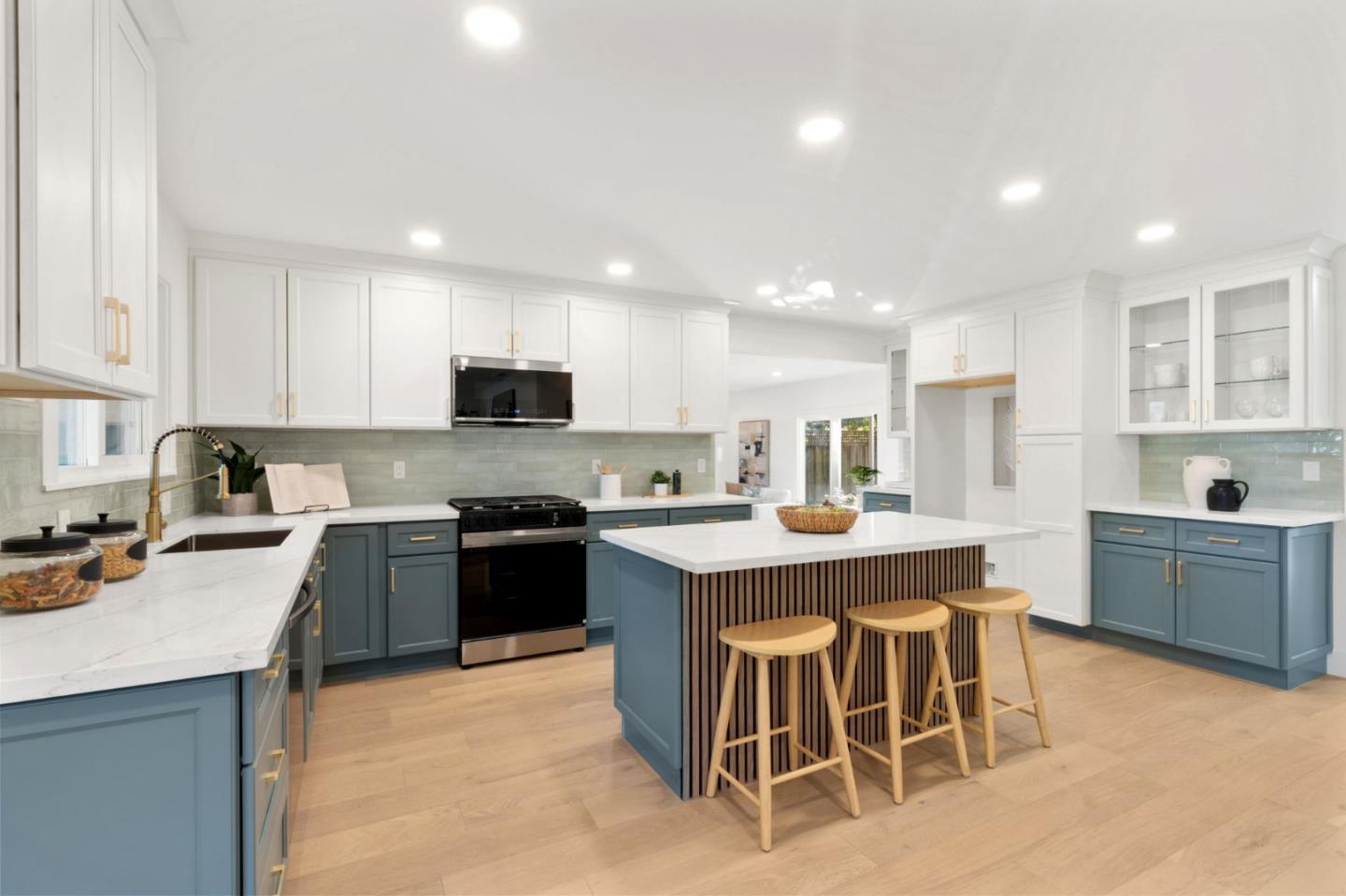 Detail Gallery Image 5 of 47 For 3719 Century Dr, Campbell,  CA 95008 - 4 Beds | 2 Baths