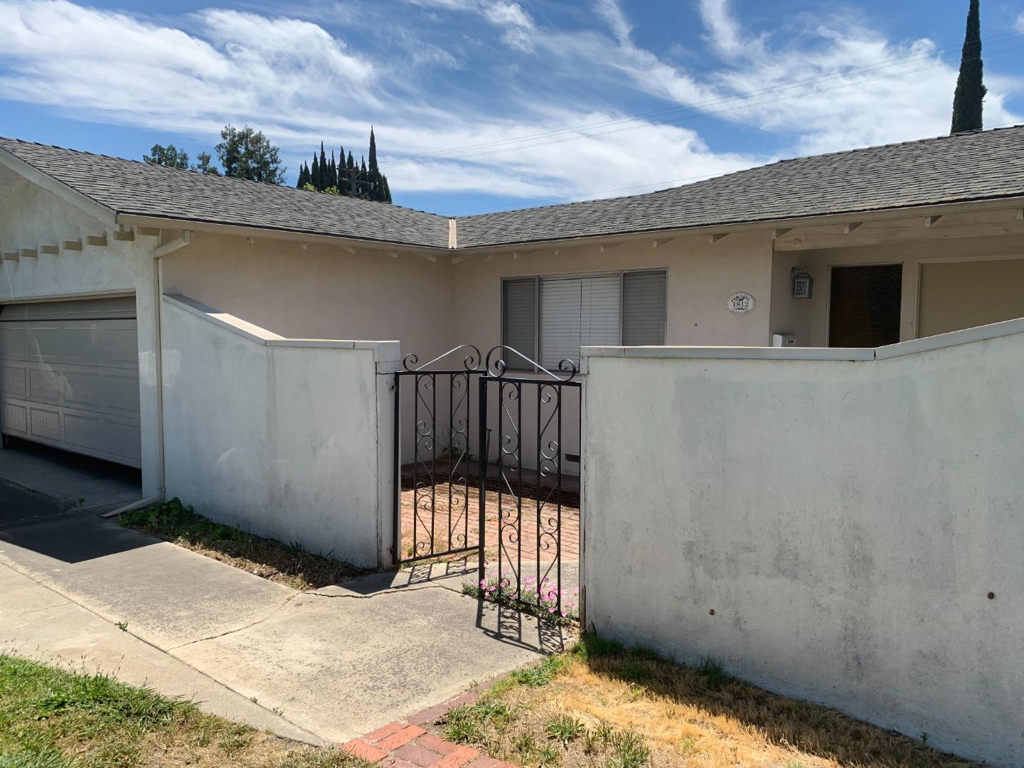 Detail Gallery Image 3 of 22 For 1812 Fallon Ln, Modesto,  CA 95355 - 4 Beds | 2 Baths