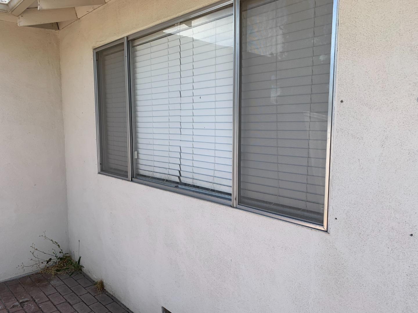 Detail Gallery Image 5 of 22 For 1812 Fallon Ln, Modesto,  CA 95355 - 4 Beds | 2 Baths