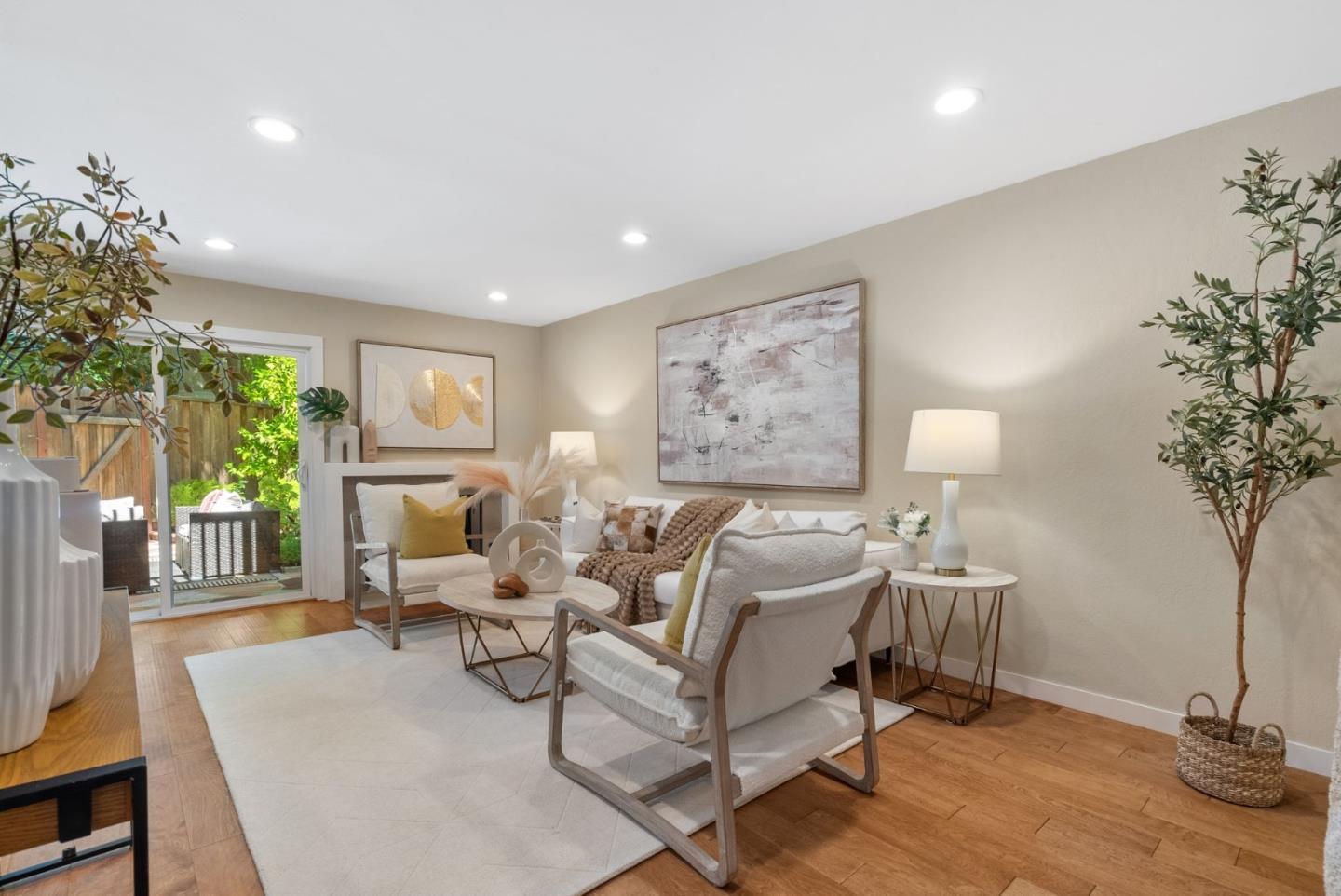 Detail Gallery Image 3 of 29 For 612 Sierra Vista Ave a,  Mountain View,  CA 94043 - 2 Beds | 2/1 Baths
