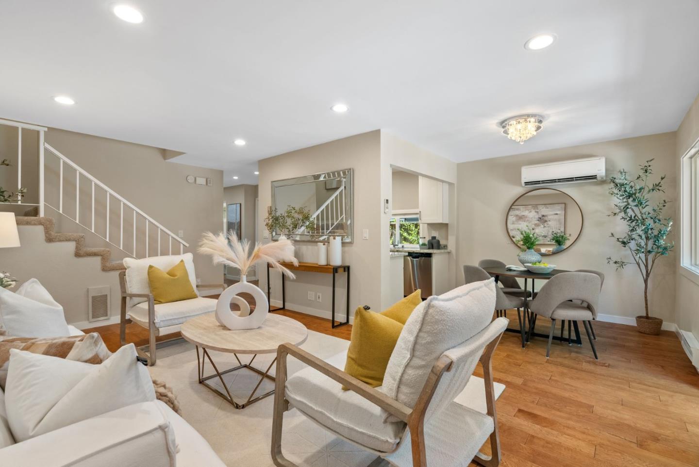 Detail Gallery Image 5 of 29 For 612 Sierra Vista Ave a,  Mountain View,  CA 94043 - 2 Beds | 2/1 Baths