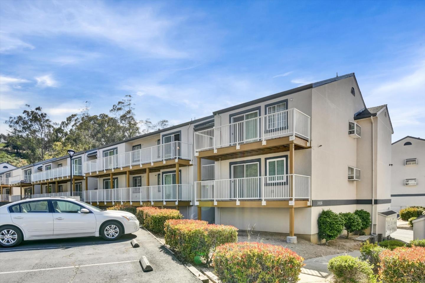Detail Gallery Image 2 of 37 For 1026 San Luis Cir #707,  Daly City,  CA 94014 - 1 Beds | 1 Baths