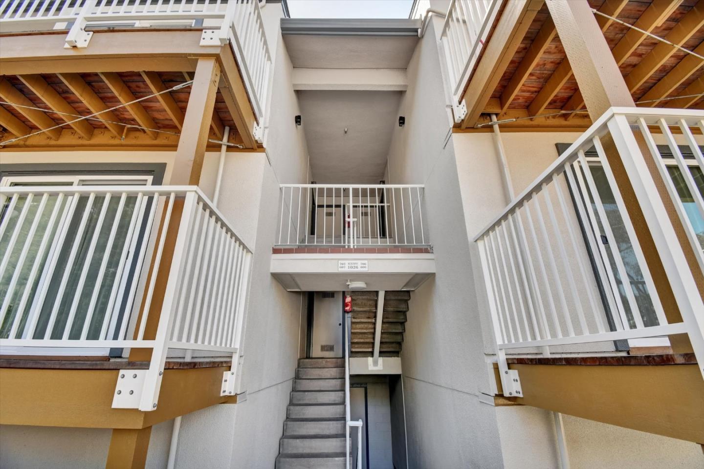 Detail Gallery Image 4 of 37 For 1026 San Luis Cir #707,  Daly City,  CA 94014 - 1 Beds | 1 Baths