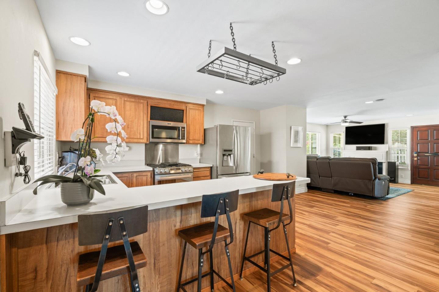 Detail Gallery Image 10 of 46 For 249 Bernal Rd, San Jose,  CA 95119 - 3 Beds | 2 Baths