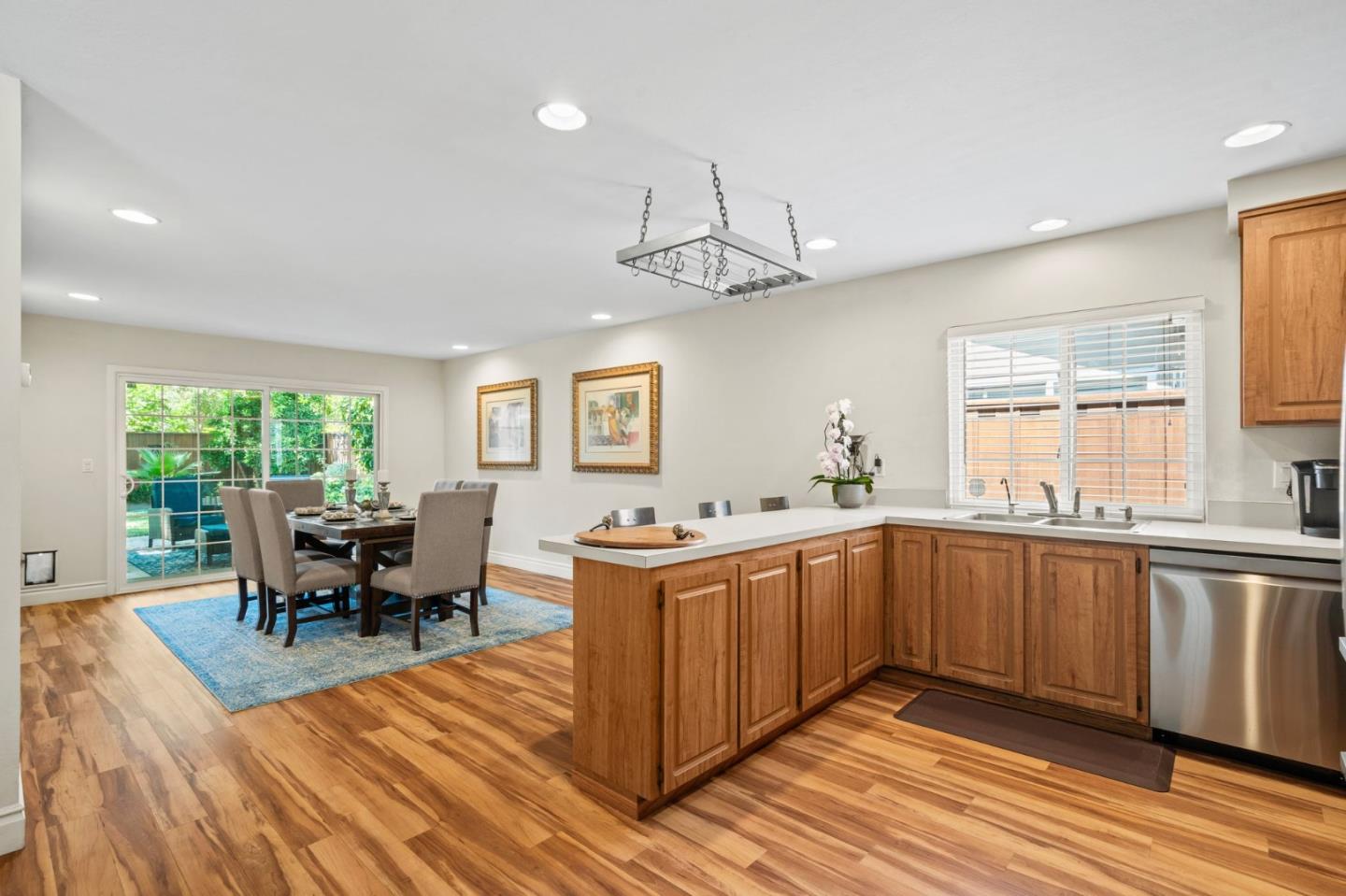 Detail Gallery Image 13 of 46 For 249 Bernal Rd, San Jose,  CA 95119 - 3 Beds | 2 Baths