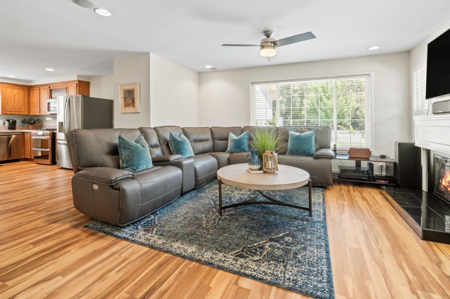 Detail Gallery Image 6 of 46 For 249 Bernal Rd, San Jose,  CA 95119 - 3 Beds | 2 Baths