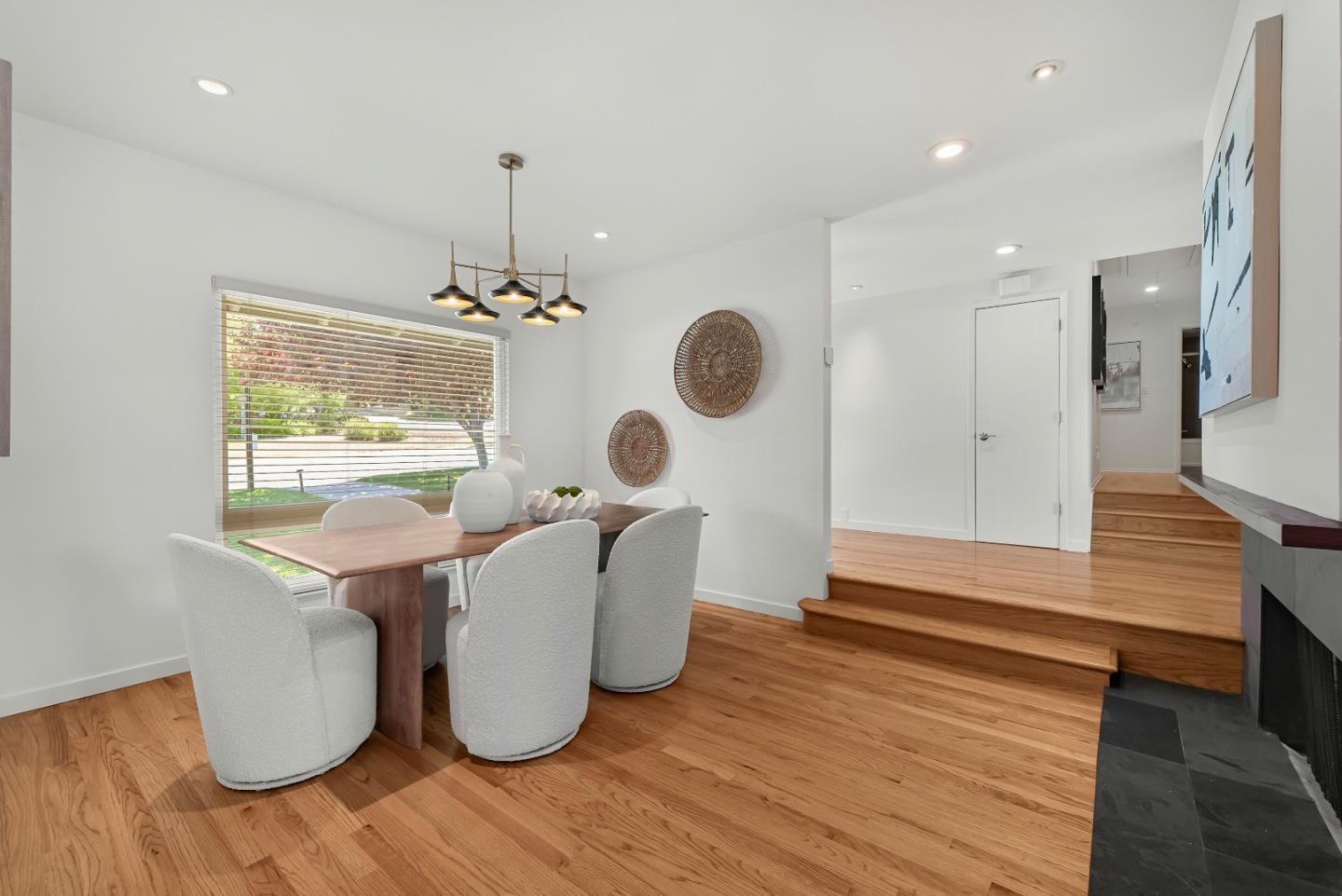 Detail Gallery Image 13 of 51 For 1405 Cedar Pl, Los Altos,  CA 94024 - 3 Beds | 2 Baths