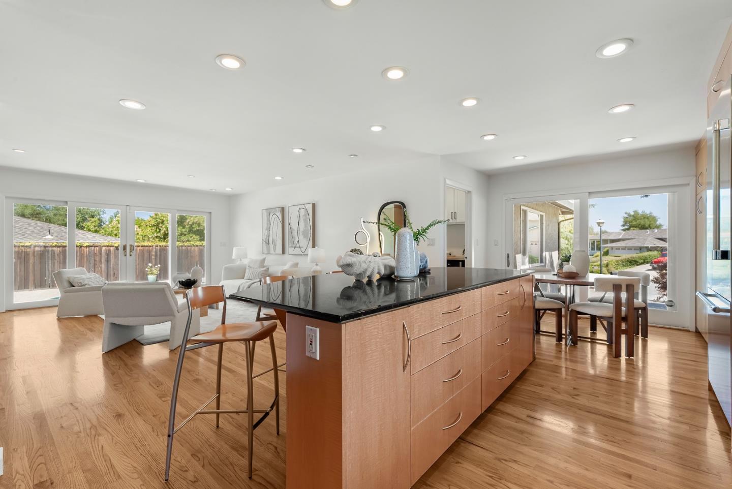 Detail Gallery Image 18 of 51 For 1405 Cedar Pl, Los Altos,  CA 94024 - 3 Beds | 2 Baths