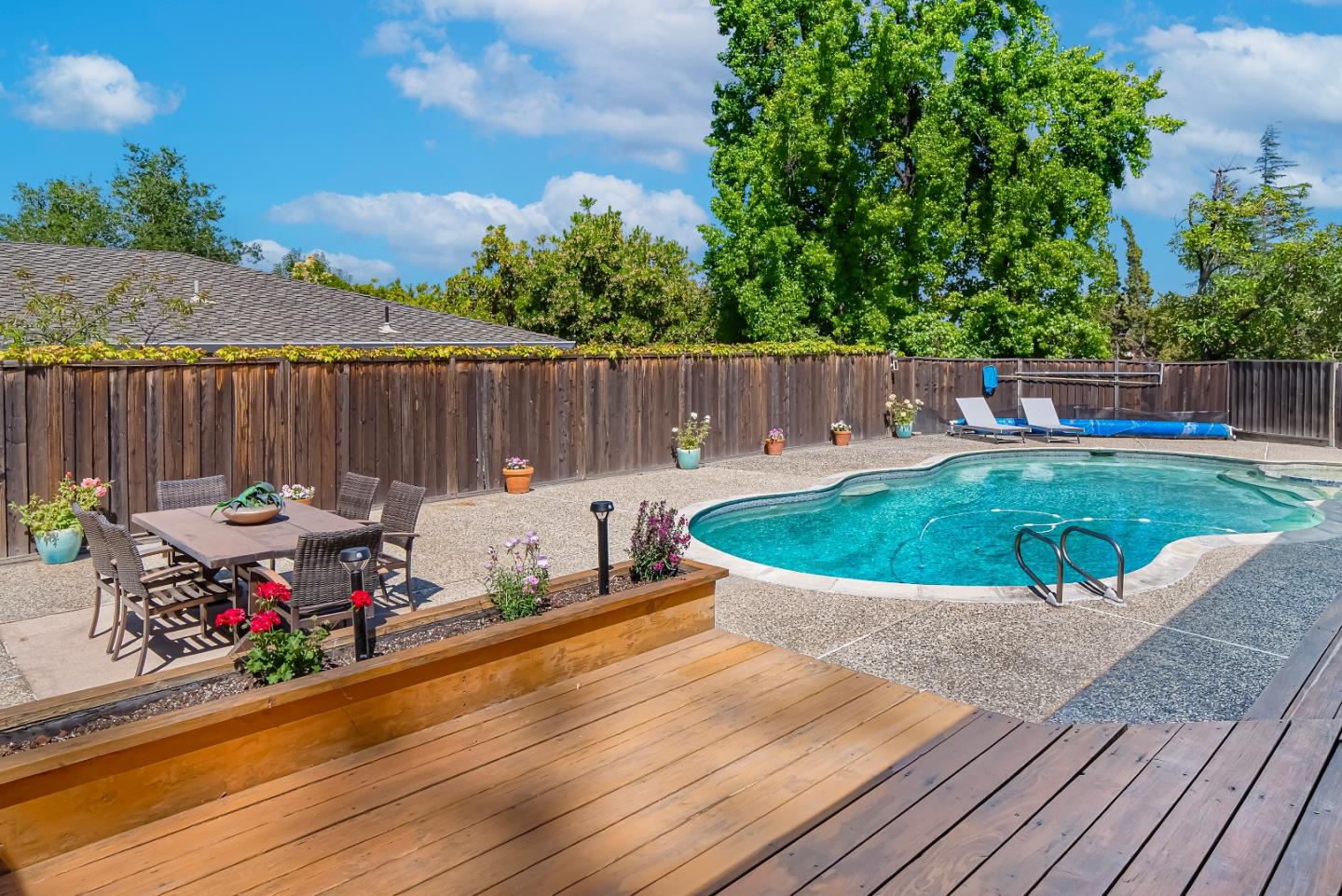 Detail Gallery Image 36 of 51 For 1405 Cedar Pl, Los Altos,  CA 94024 - 3 Beds | 2 Baths