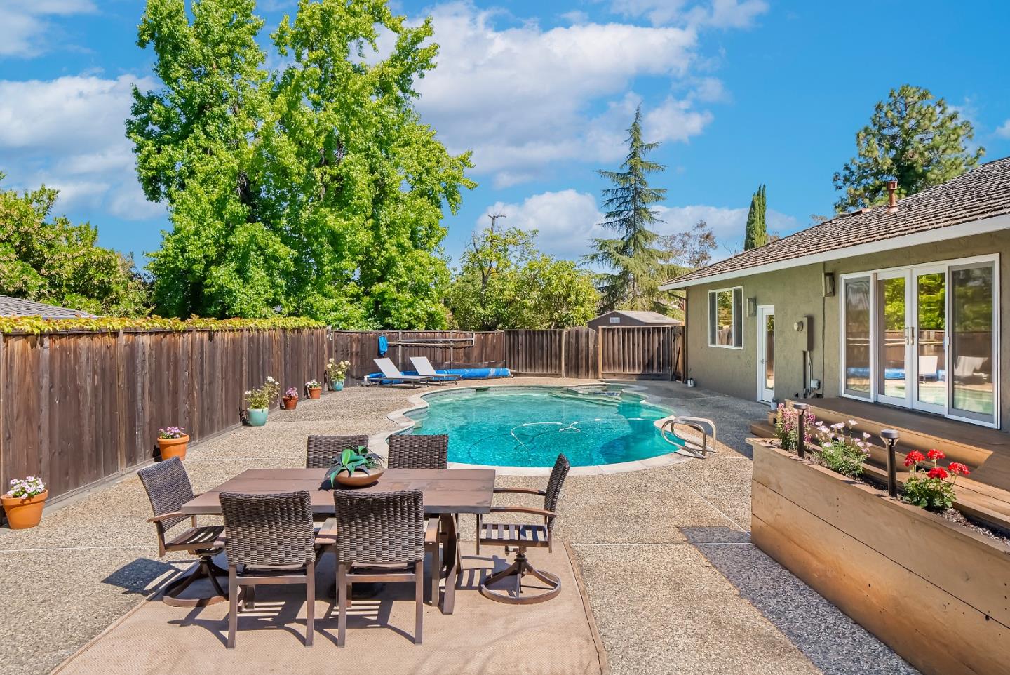 Detail Gallery Image 39 of 51 For 1405 Cedar Pl, Los Altos,  CA 94024 - 3 Beds | 2 Baths