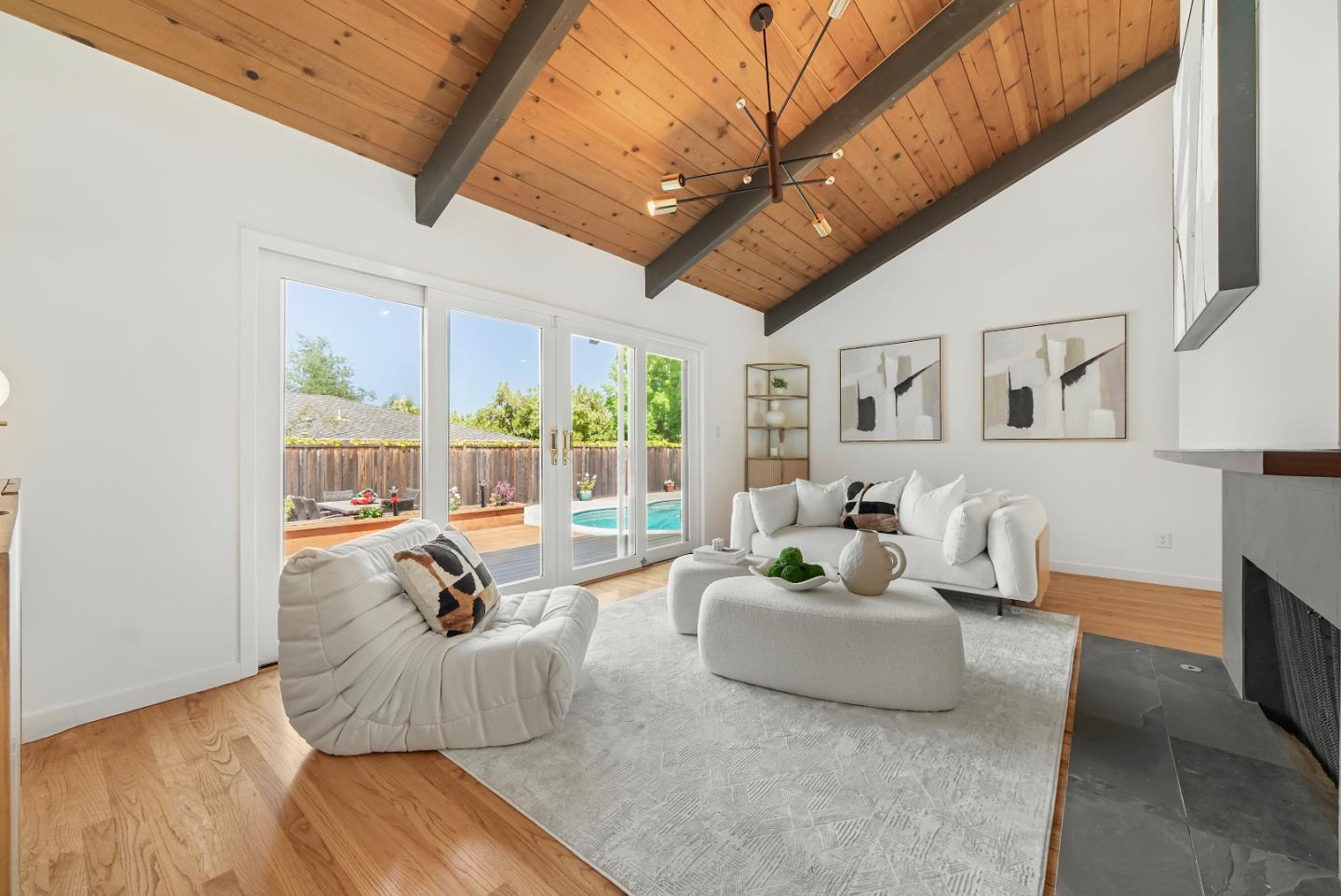 Detail Gallery Image 4 of 51 For 1405 Cedar Pl, Los Altos,  CA 94024 - 3 Beds | 2 Baths