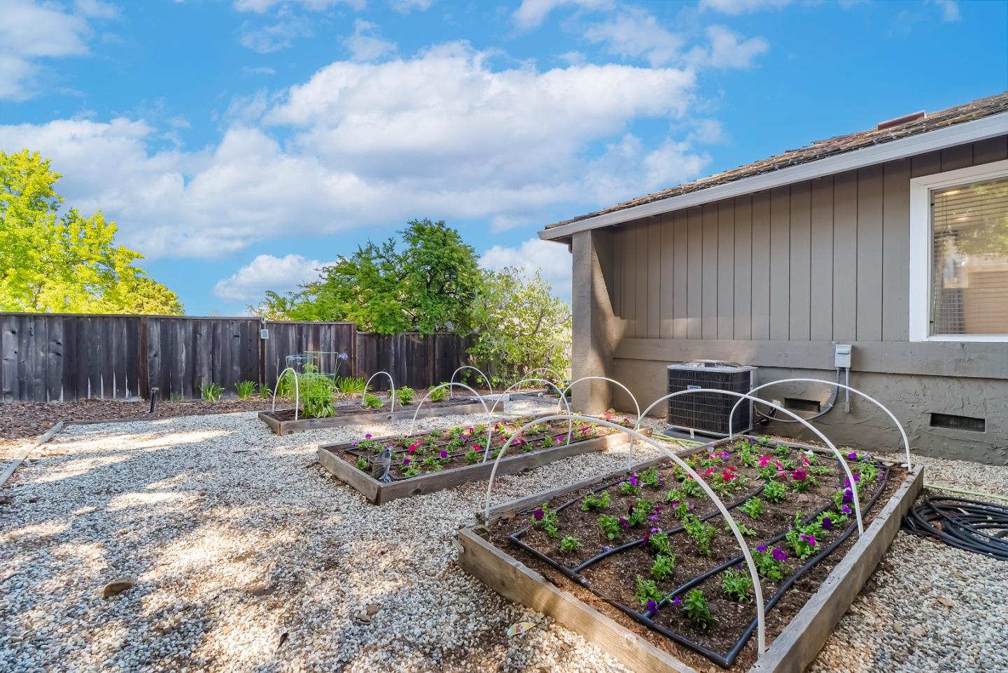 Detail Gallery Image 41 of 51 For 1405 Cedar Pl, Los Altos,  CA 94024 - 3 Beds | 2 Baths