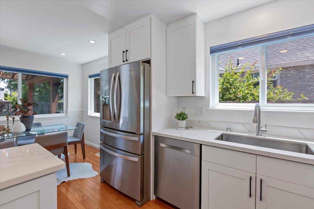 Detail Gallery Image 17 of 38 For 1141 Fairview Ave, Redwood City,  CA 94061 - 3 Beds | 2 Baths