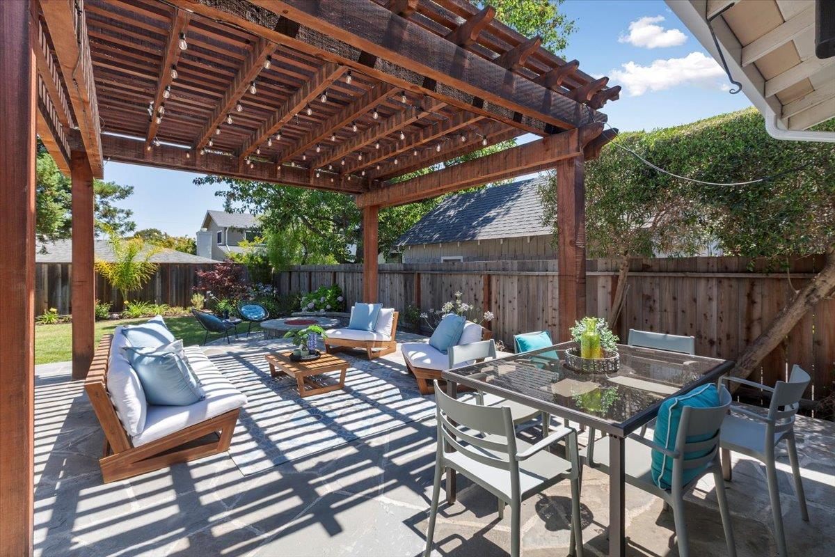 Detail Gallery Image 28 of 38 For 1141 Fairview Ave, Redwood City,  CA 94061 - 3 Beds | 2 Baths