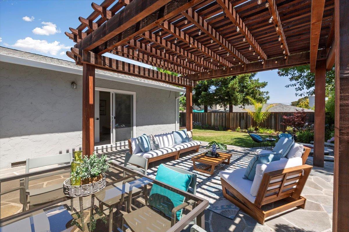Detail Gallery Image 29 of 38 For 1141 Fairview Ave, Redwood City,  CA 94061 - 3 Beds | 2 Baths