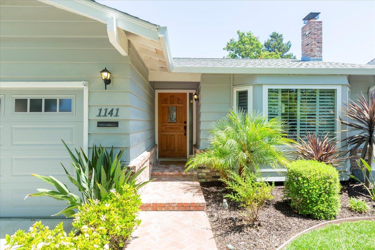 Detail Gallery Image 3 of 38 For 1141 Fairview Ave, Redwood City,  CA 94061 - 3 Beds | 2 Baths