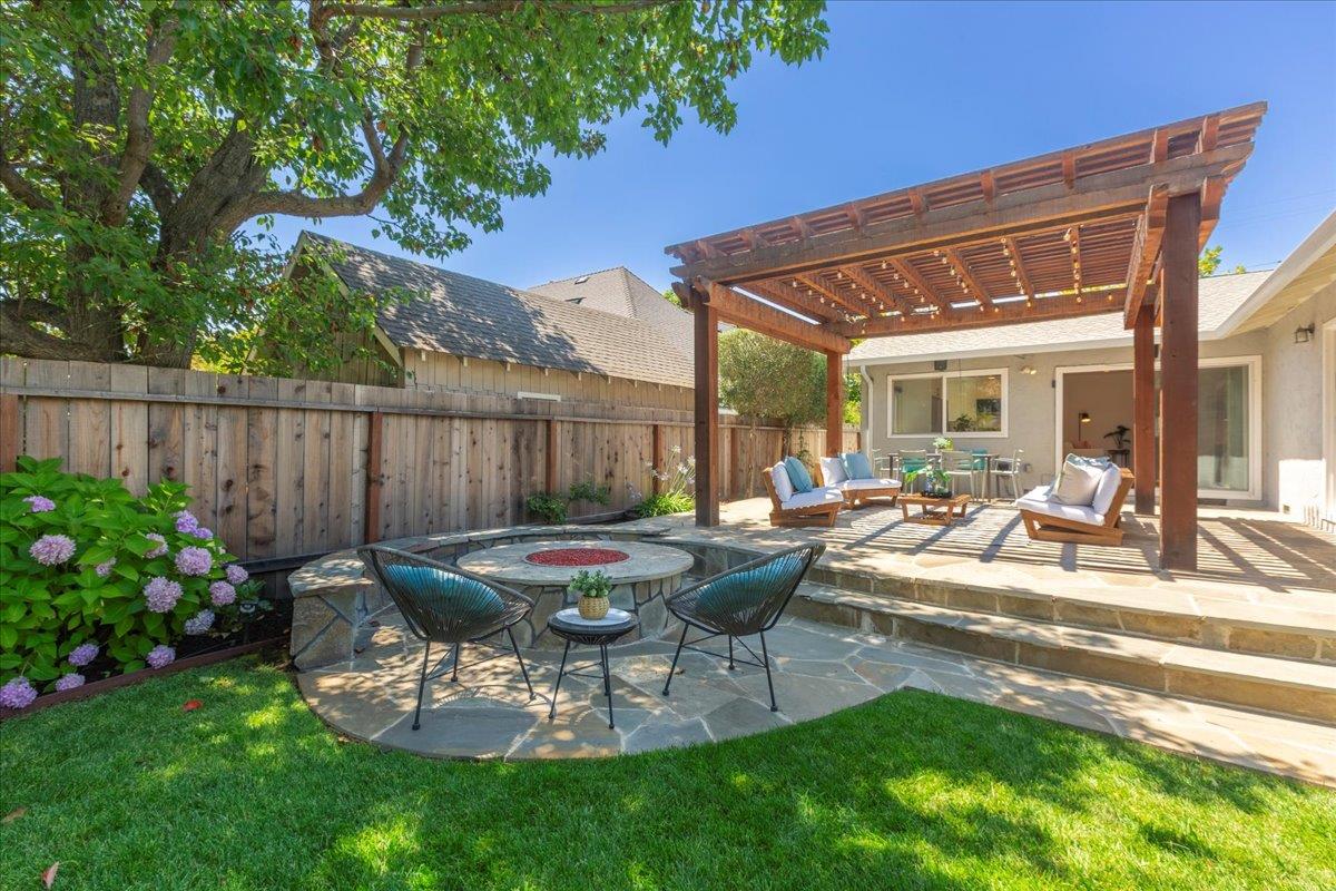 Detail Gallery Image 32 of 38 For 1141 Fairview Ave, Redwood City,  CA 94061 - 3 Beds | 2 Baths