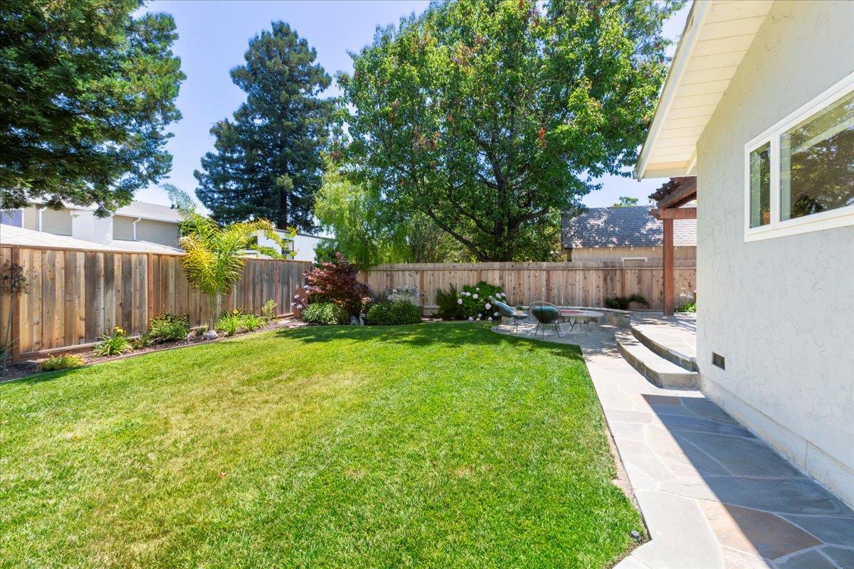Detail Gallery Image 34 of 38 For 1141 Fairview Ave, Redwood City,  CA 94061 - 3 Beds | 2 Baths