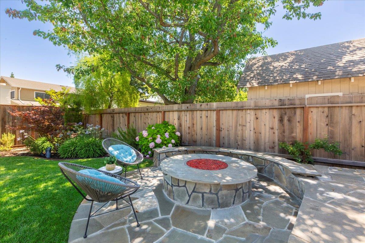 Detail Gallery Image 35 of 38 For 1141 Fairview Ave, Redwood City,  CA 94061 - 3 Beds | 2 Baths