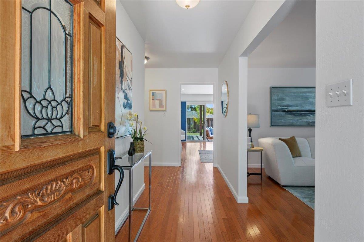 Detail Gallery Image 4 of 38 For 1141 Fairview Ave, Redwood City,  CA 94061 - 3 Beds | 2 Baths