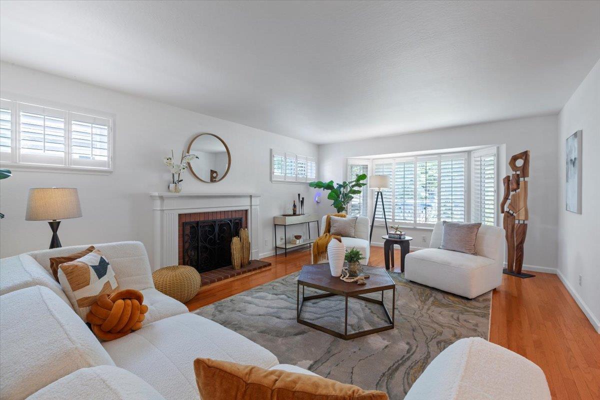 Detail Gallery Image 6 of 38 For 1141 Fairview Ave, Redwood City,  CA 94061 - 3 Beds | 2 Baths