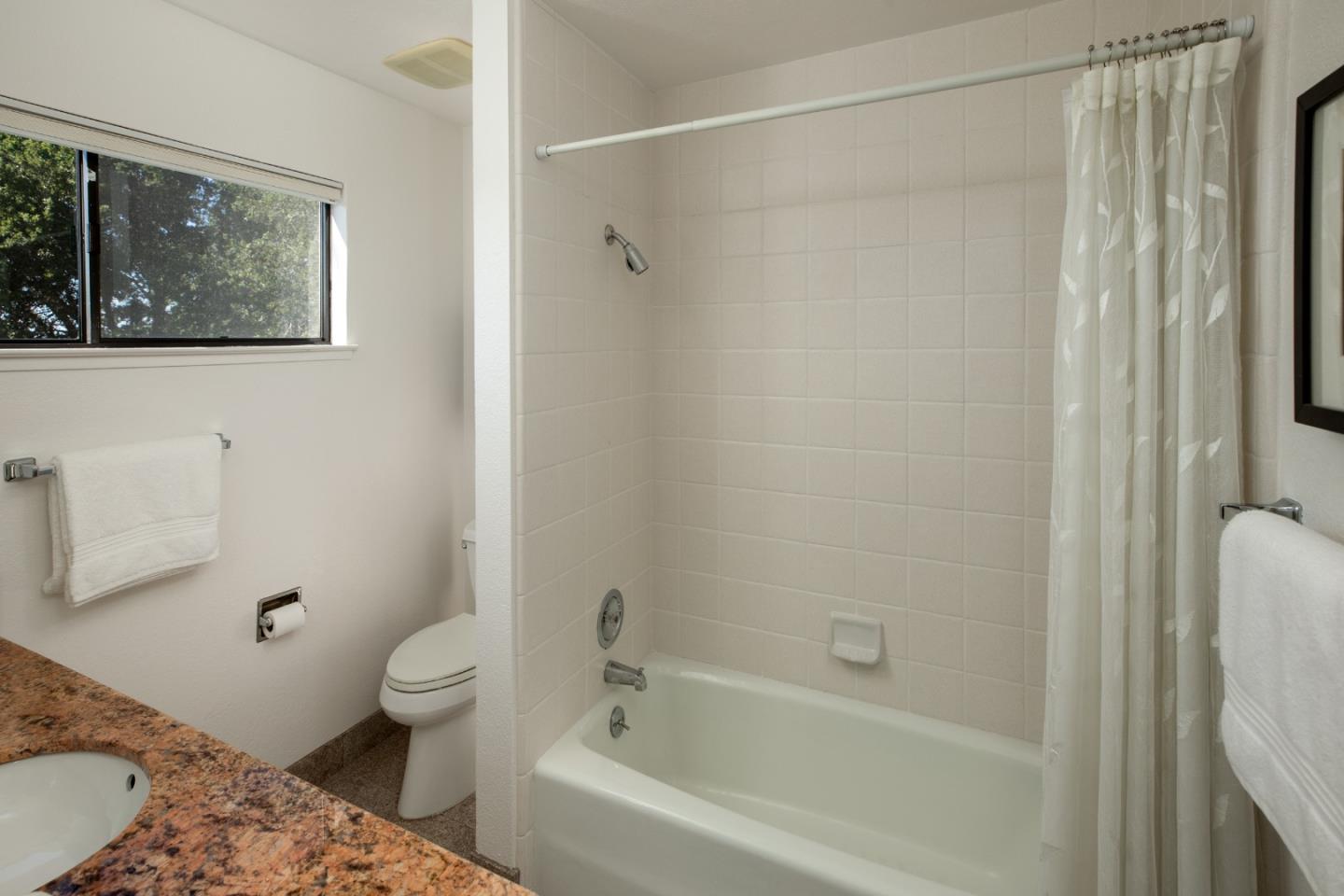 Detail Gallery Image 13 of 26 For 1290 Sharon Park Dr #47,  Menlo Park,  CA 94025 - 2 Beds | 2 Baths
