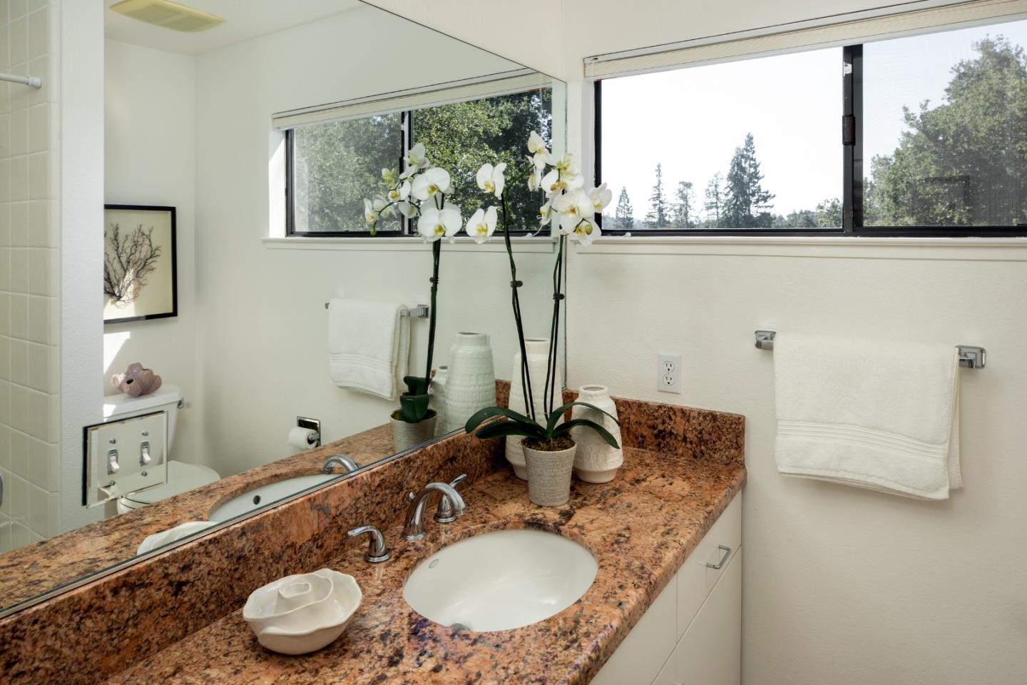 Detail Gallery Image 14 of 26 For 1290 Sharon Park Dr #47,  Menlo Park,  CA 94025 - 2 Beds | 2 Baths